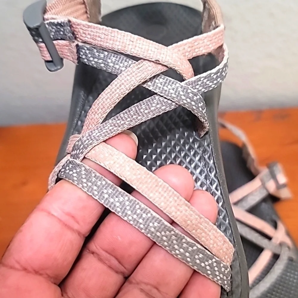Chaco Z1 Ecotread Kids Sandals Size 2 Grey Pink Strappy Hiking‎ Water Shoes